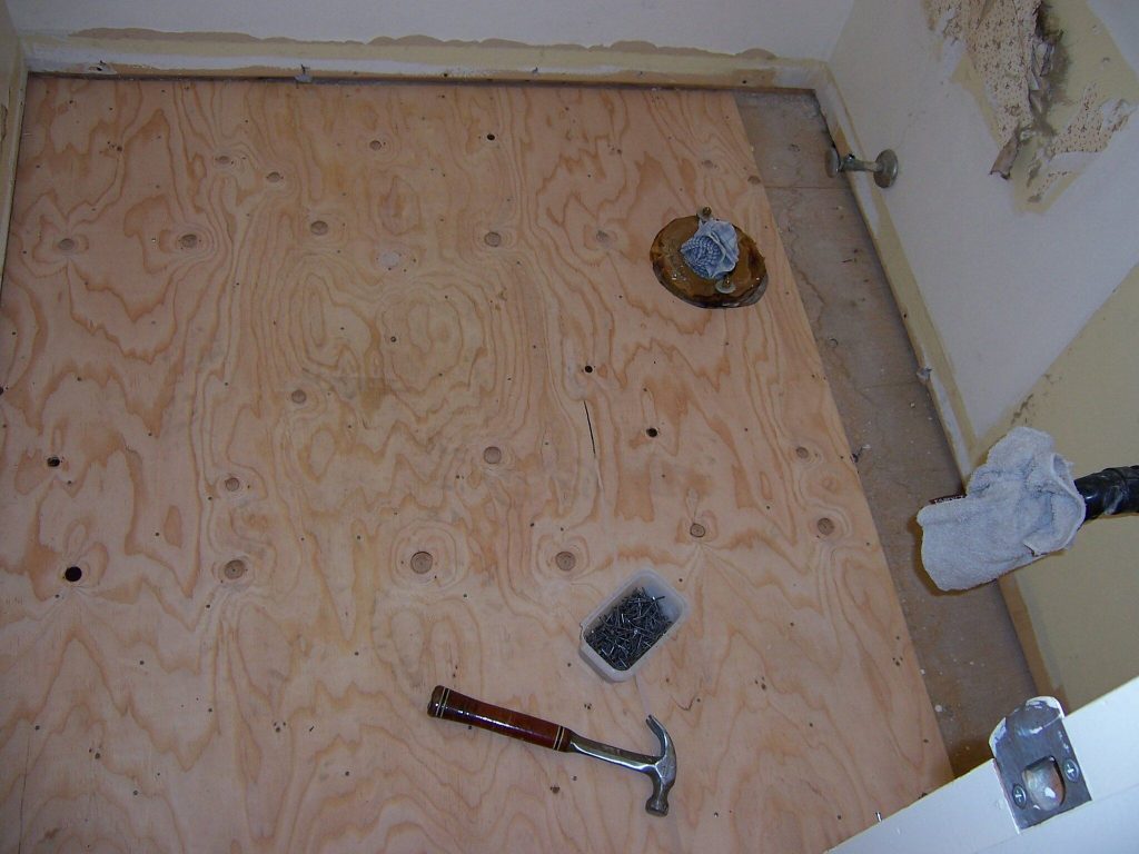 installing plywood subfloor