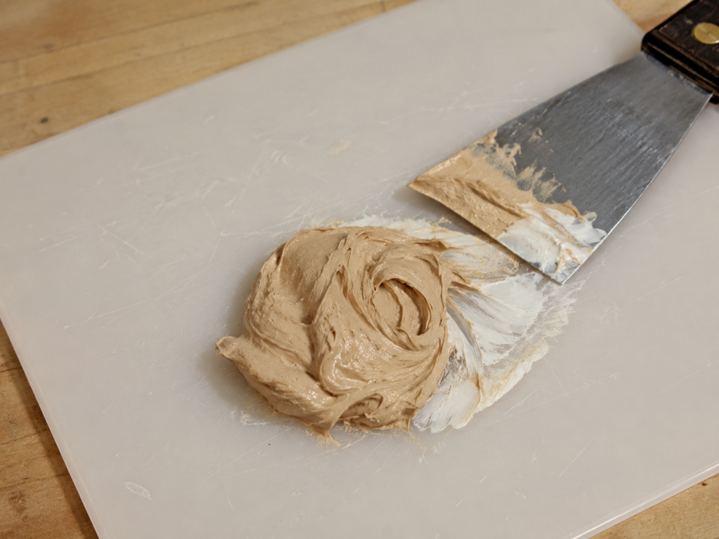 Small batch of Bondo Wood Filler mixed with hardener