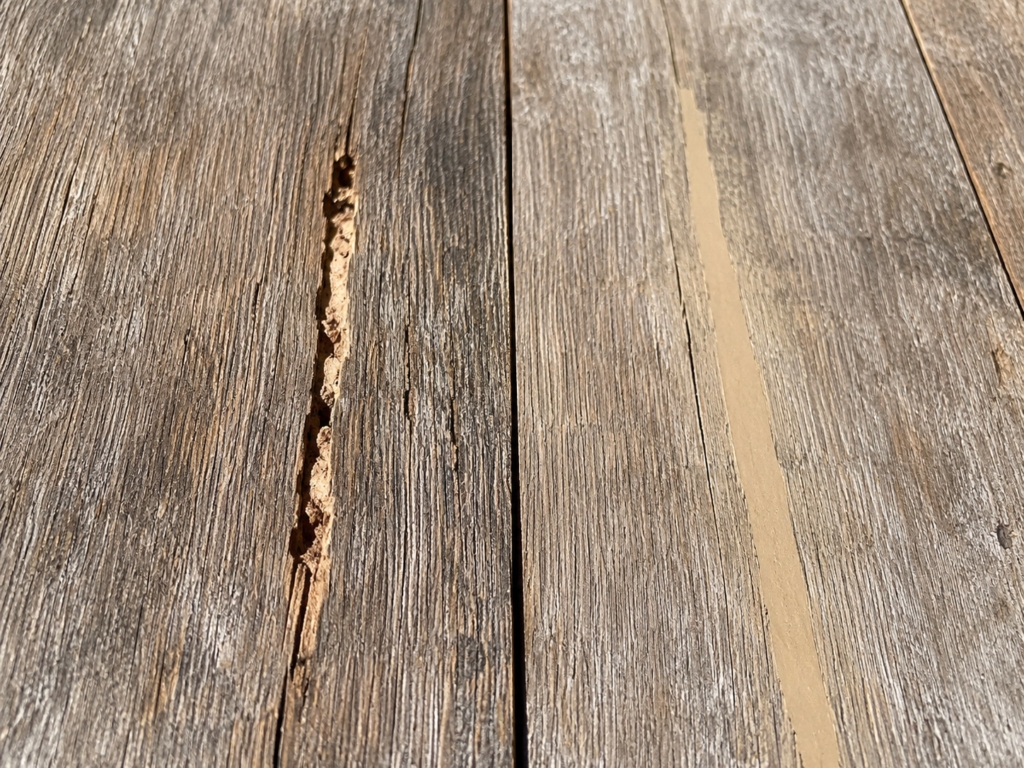 Wood putty compared with Bondo Wood Filler in deep floor cracks