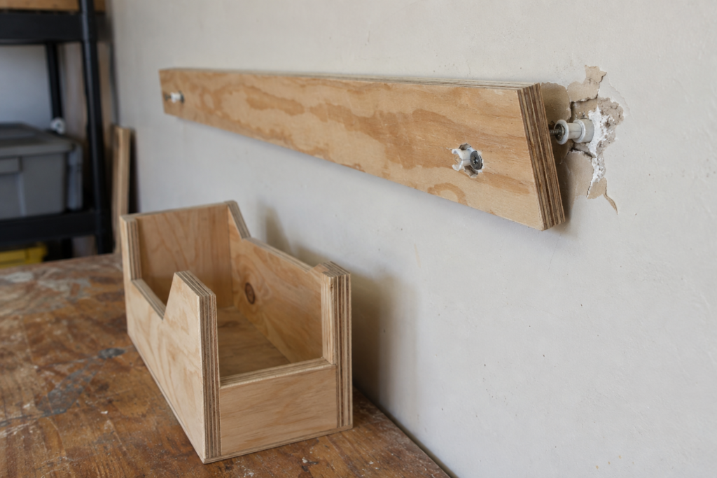 french-cleat-drywall-anchor-failure.jpg